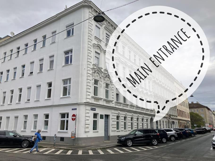Apartment Vintage Charm Near Main Station